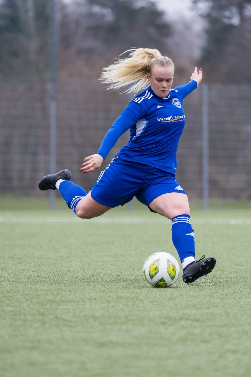 Bild 214 - F SSC Hagen Ahrensburg - SV Frisia Risum-Lindholm : Ergebnis: 1:2